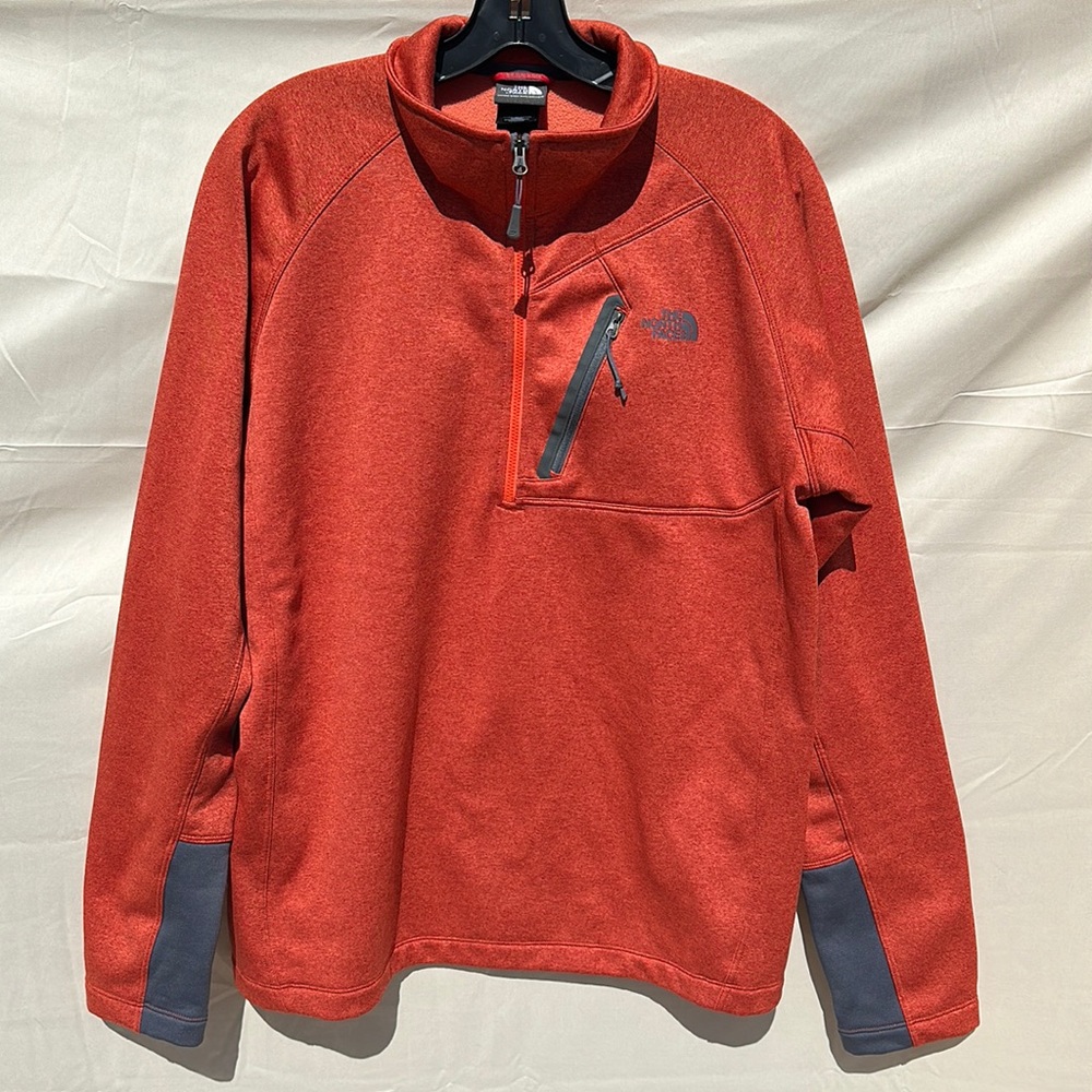 Men’s North Face quarter zip pullover